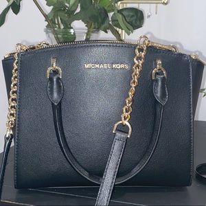 Michael kors black purse